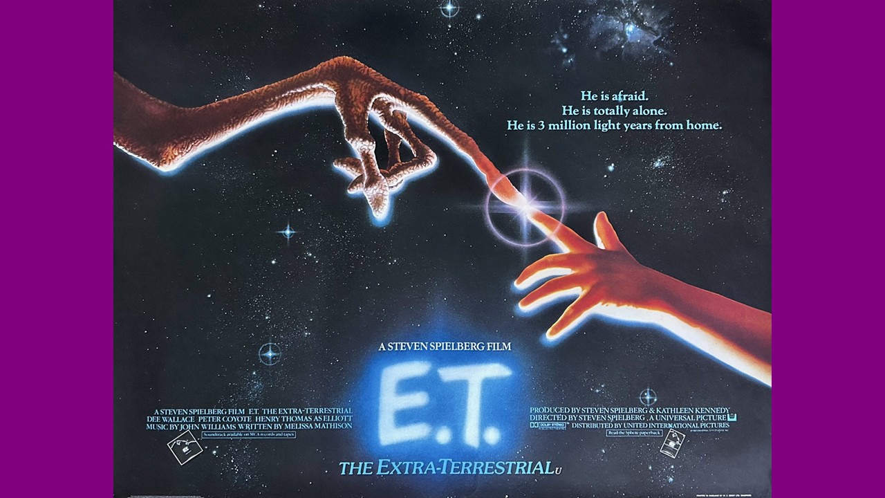 E. T. u Kinoteci
